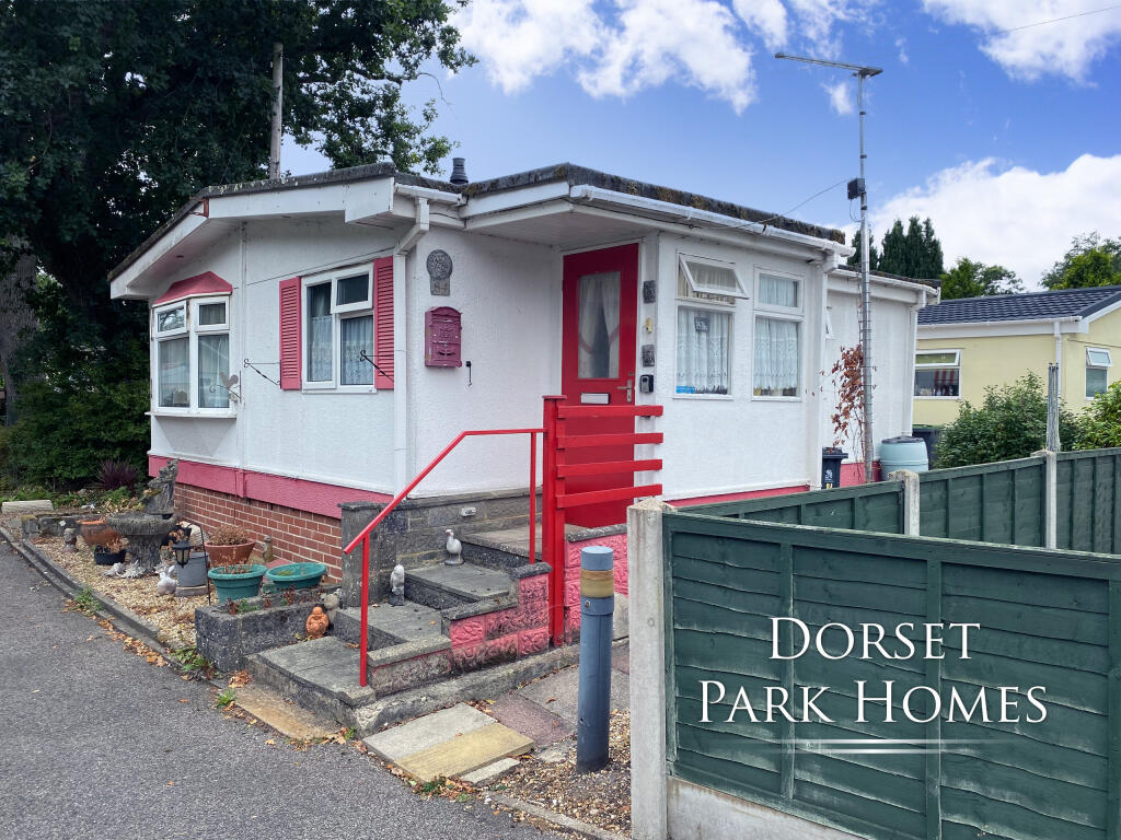 1-bed caravan on The Copse, Dorset Hills, St Leonards, Ringwood, Hampshire, £55,000