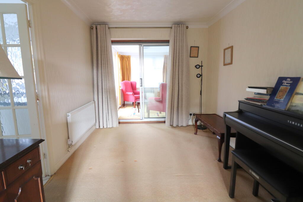 House in Luton - View 5