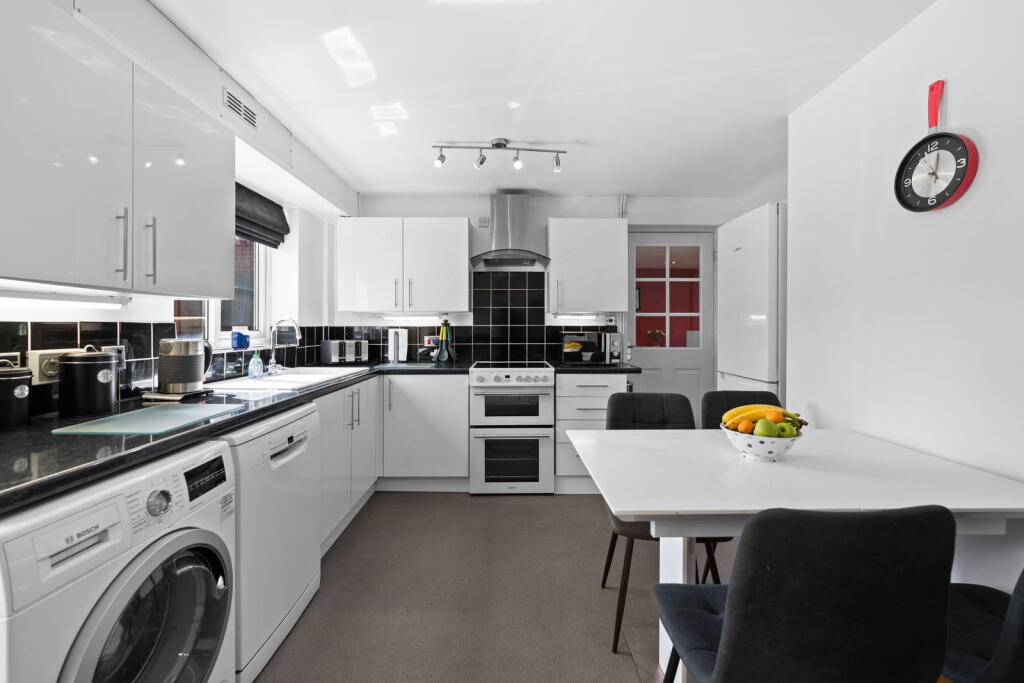 House in Stoke-on-Trent - More