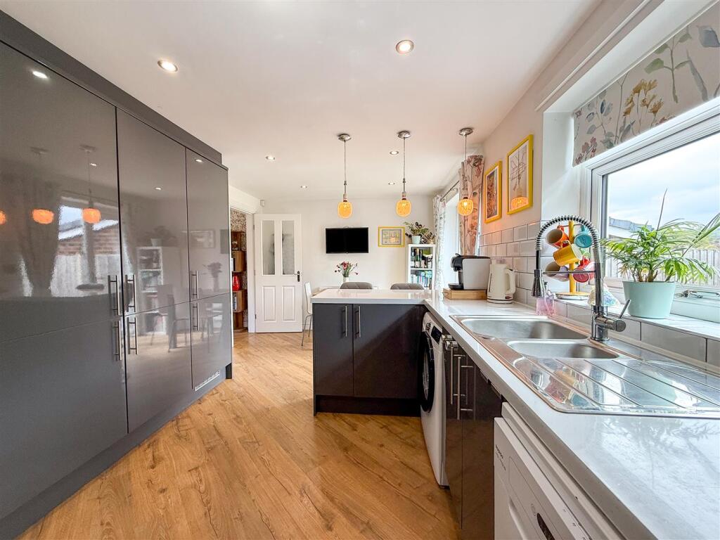 Essex Drive, Gillow Heath - Mehr