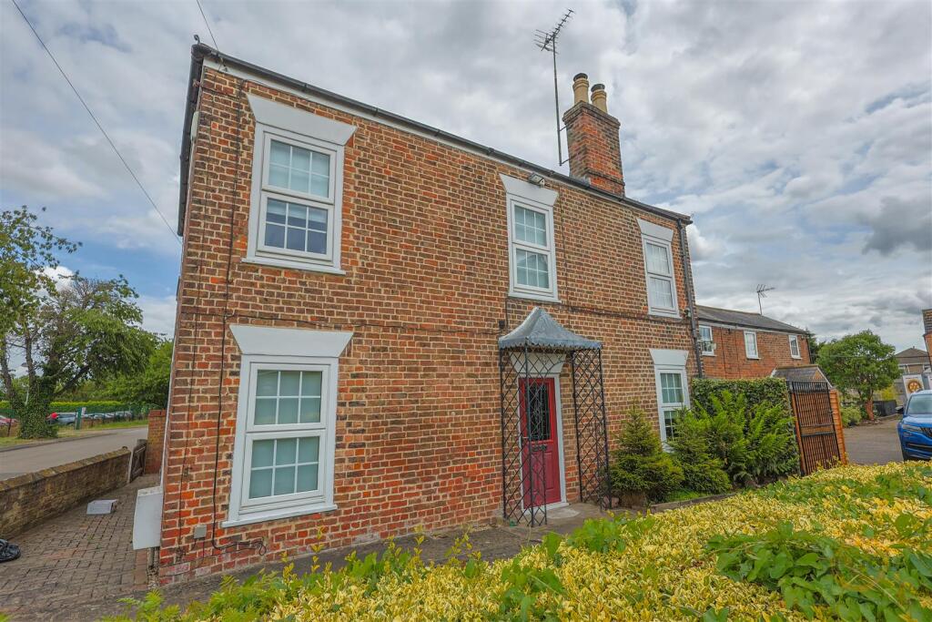 Main image of property: Matmore Gate, Spalding