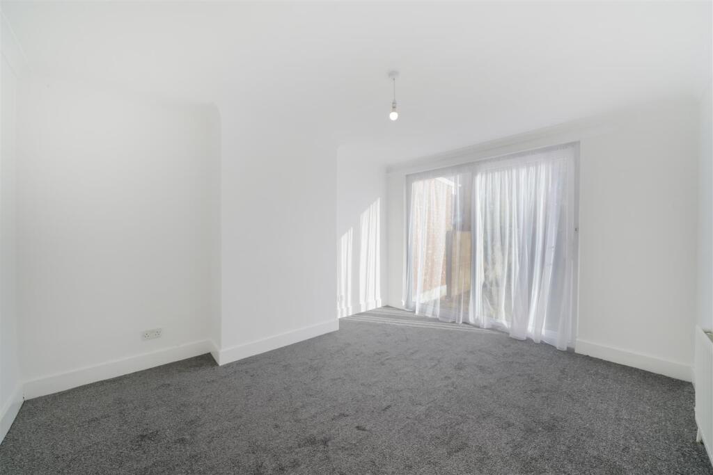 House in Harrow - View 4