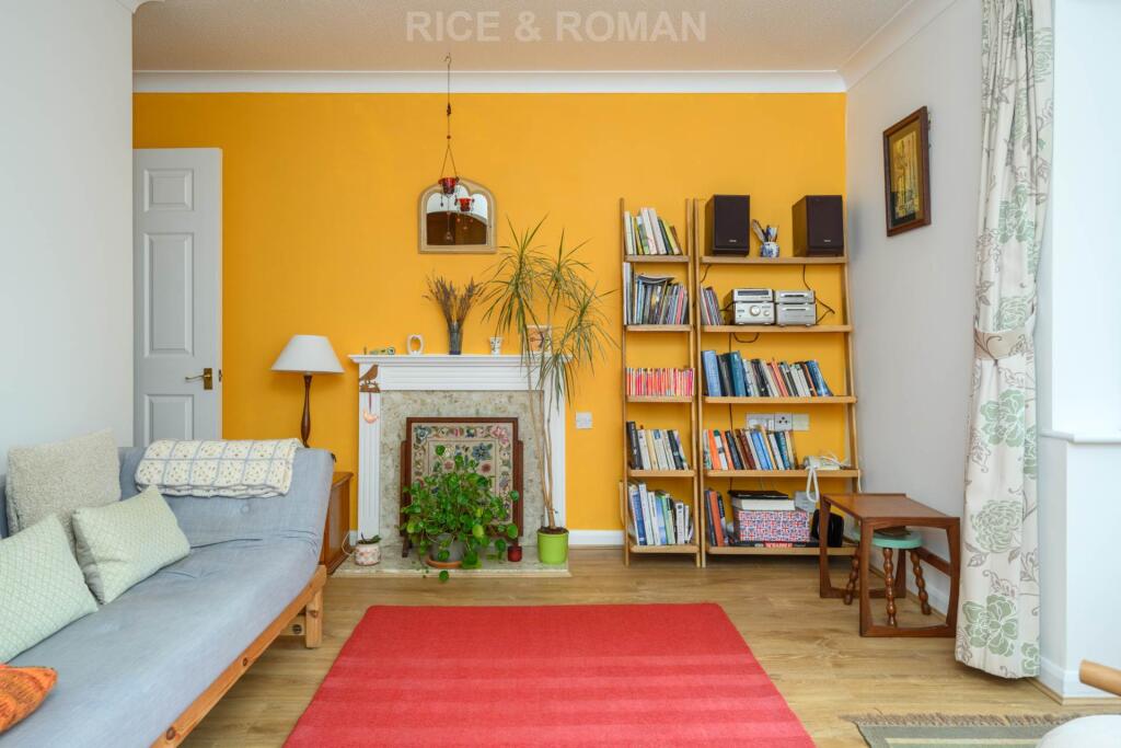 Apartment in Kingston upon Thames - More