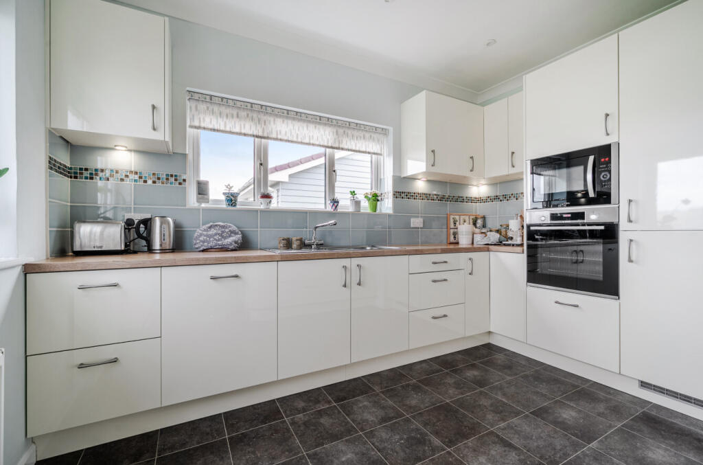 House in Teignbridge, Shaldon - More