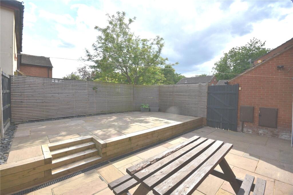Main image of property: High Bank Close, Leeds, West Yorkshire