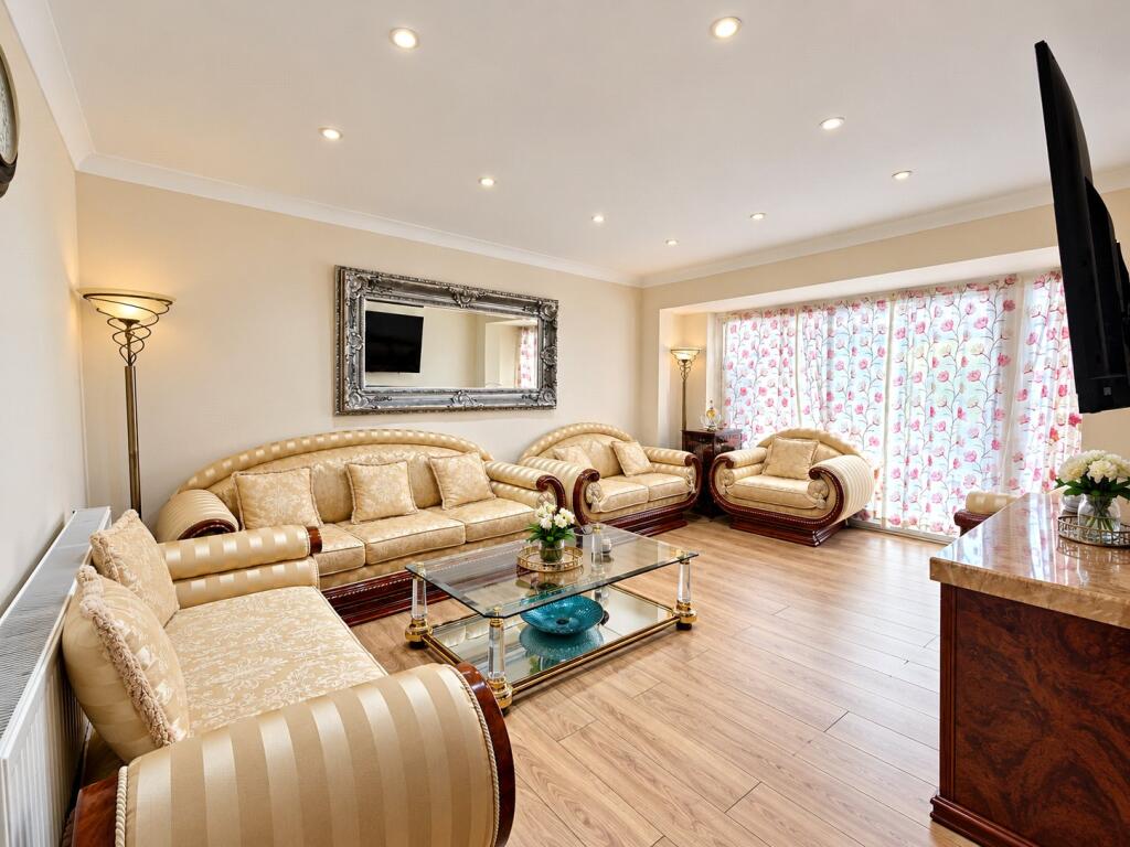 House in Slough - View 4
