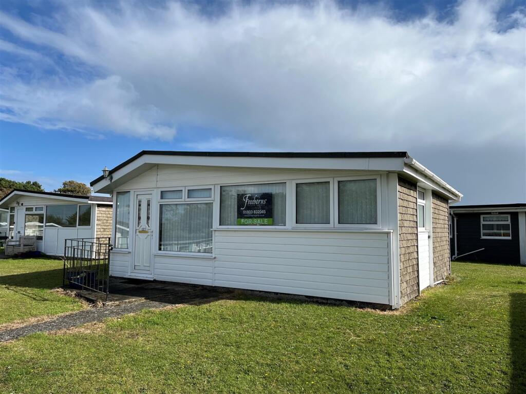 2-bed house on Norton Park, Norton Park, Dartmouth, £67,000