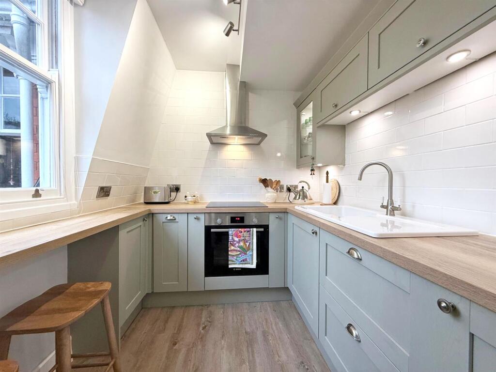 Apartment in Shrewsbury, Shropshire - View 3