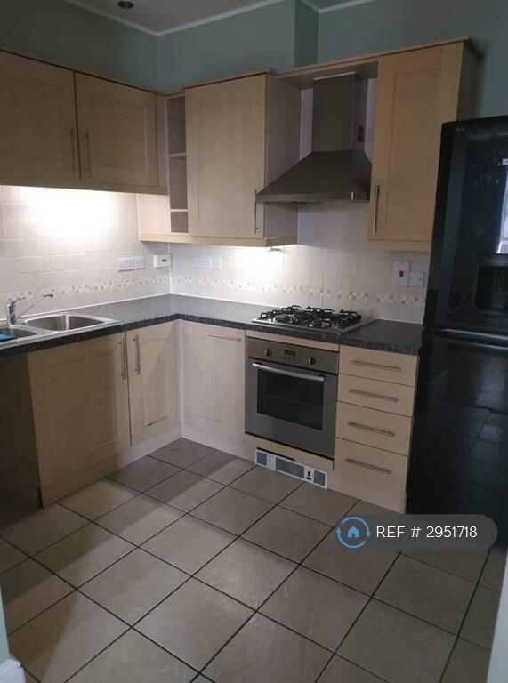 Apartment in Upton, St Crispin's - View 5