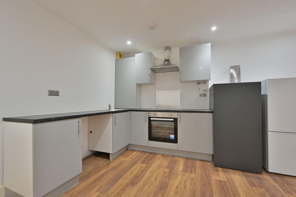 Apartment in Hemel Hempstead - View 4