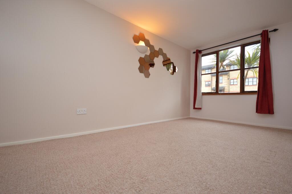 1 bedroom maisonette for rent