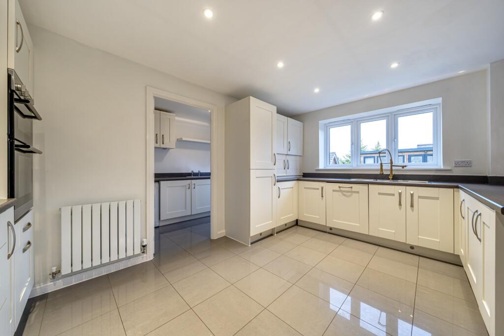 Glasspool Road, Winnersh photo 4