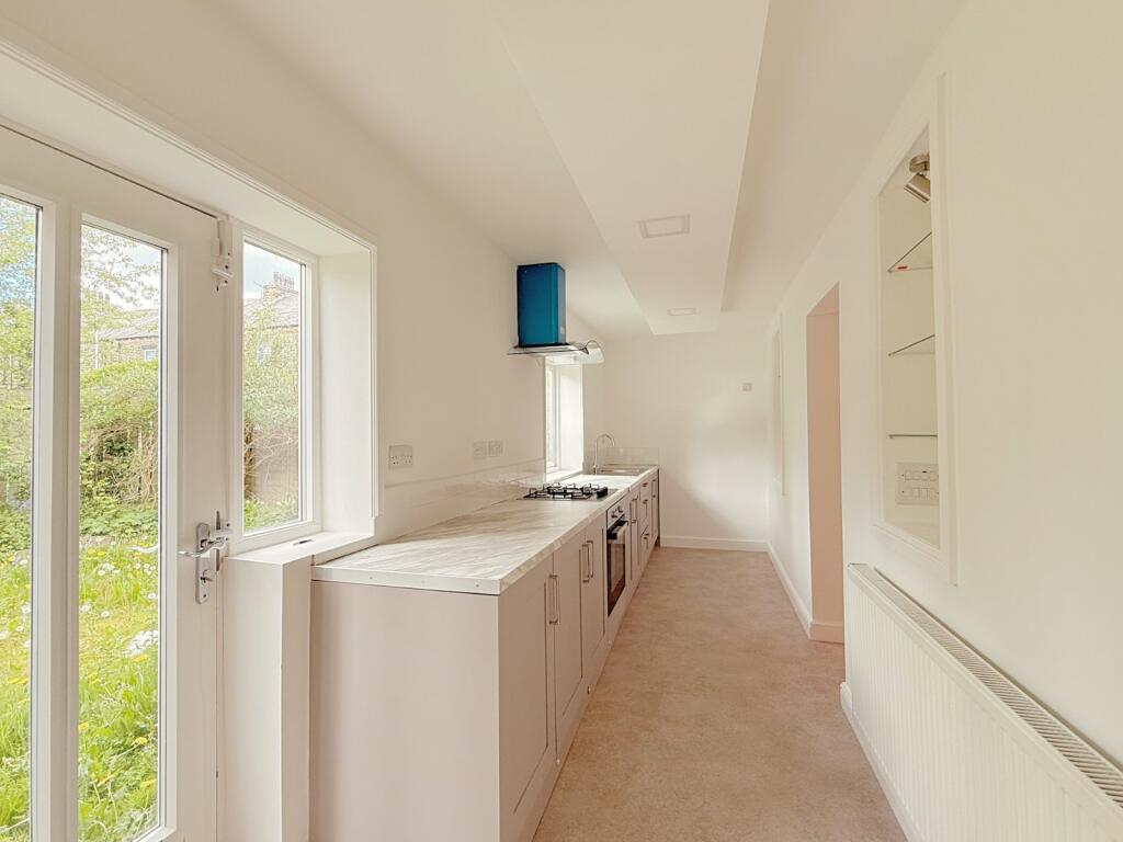 House in Bradford, West Yorkshire - View 3