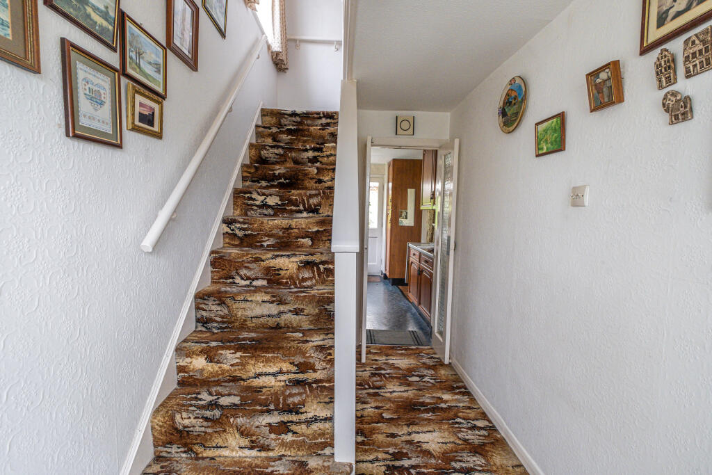 House in Chesterfield, Derbyshire - View 3