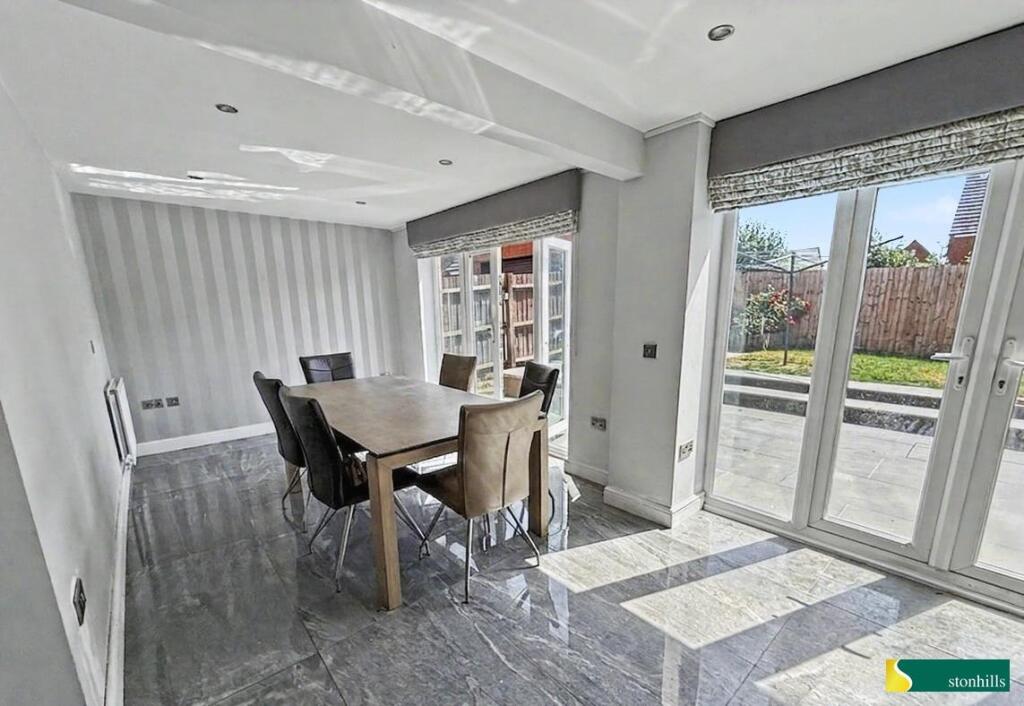 Bancroft Close, Wootton, Northampton photo 3