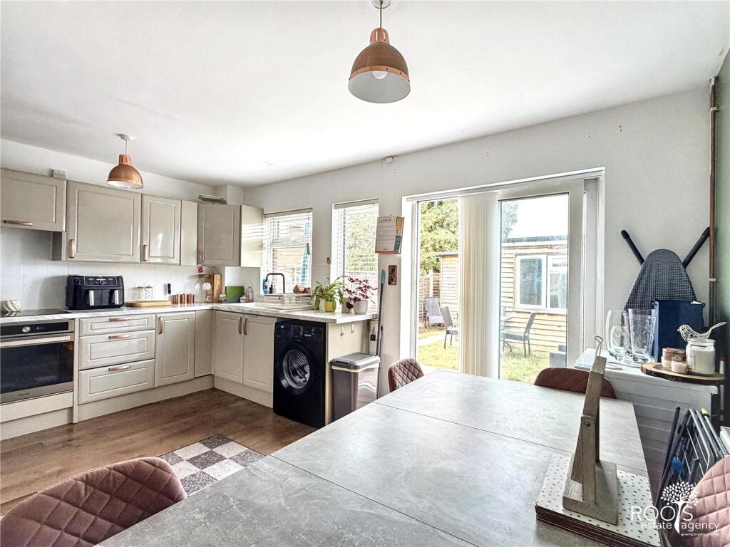 House in Cold Ash, West Berkshire - View 3