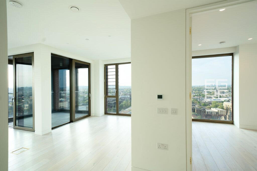 1-bed flat on The Arc, 225 City Road, London, EC1V, £825,000