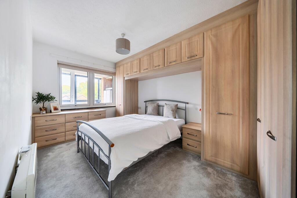 Apartment in Bromley - More