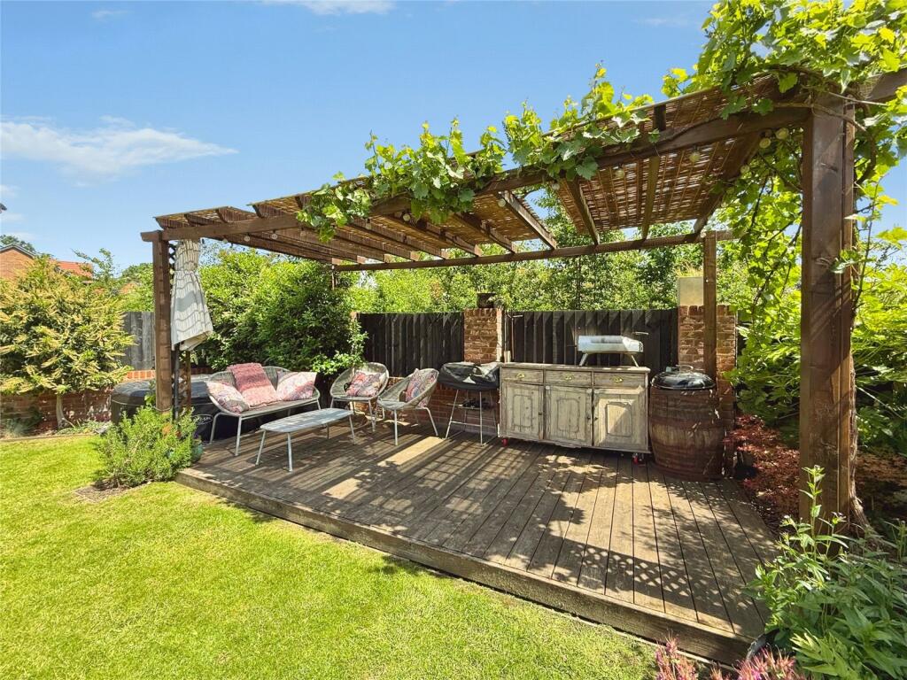 House in Deepcut, Surrey - View 2