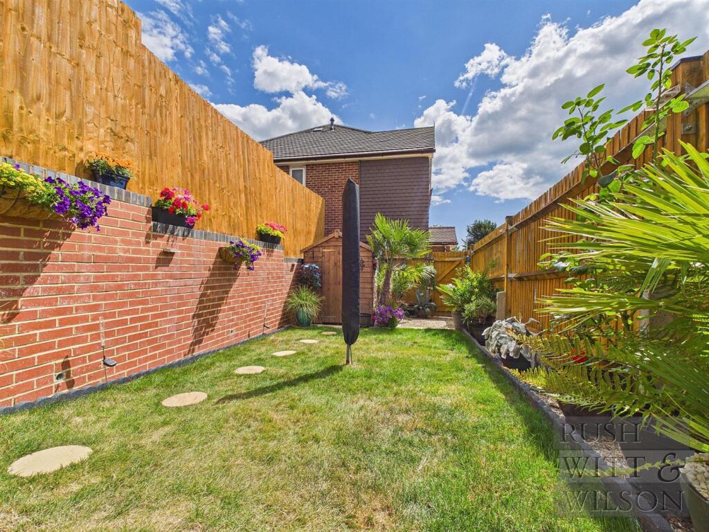 House in Hastings, Ore - View 2