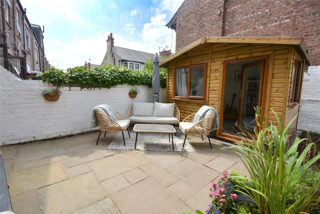 House in Wallasey, Liscard - More