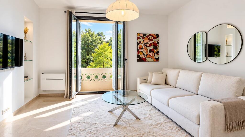 Main image of property: Provence-Alps-Cote d`Azur, Alpes-Maritimes, Nice