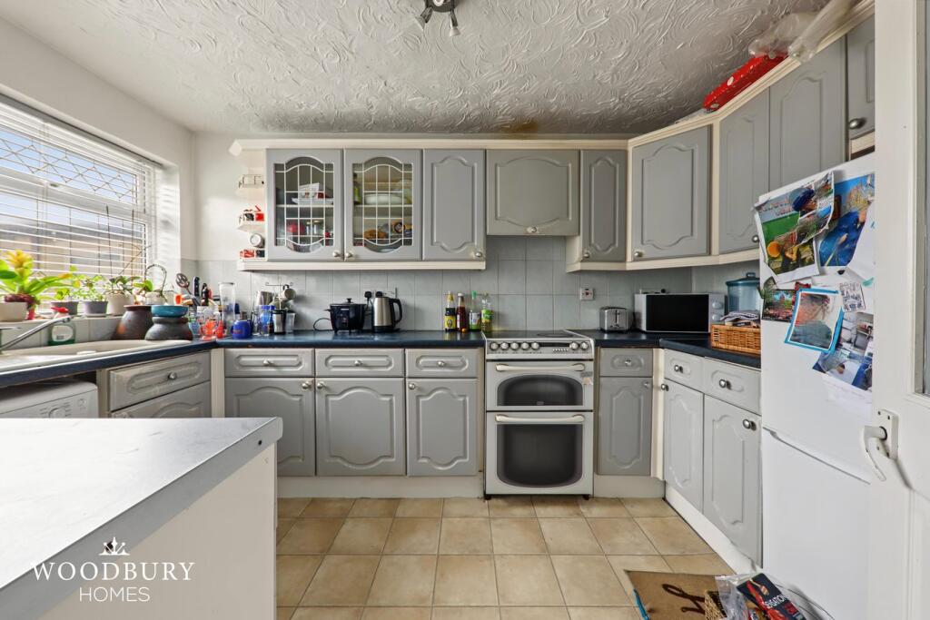 Nevill Way, Loughton, IG10 photo 2