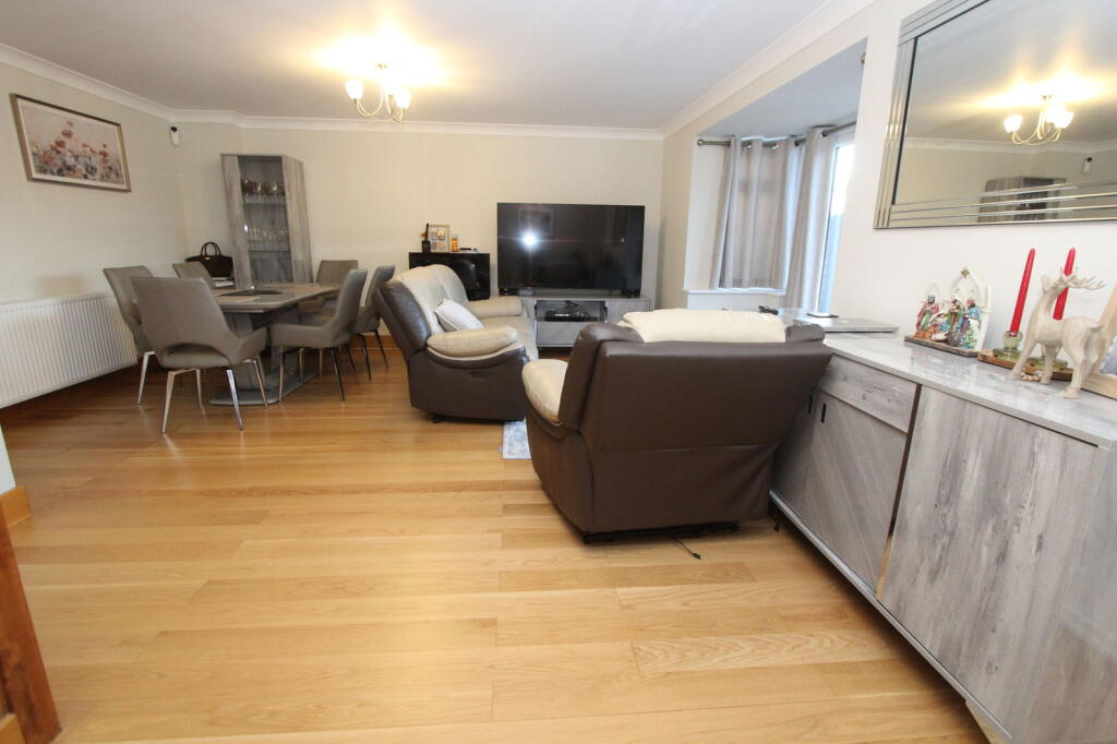 Fernhurst Drive, Pensnett, Brierley Hill, DY5 4PU photo 4