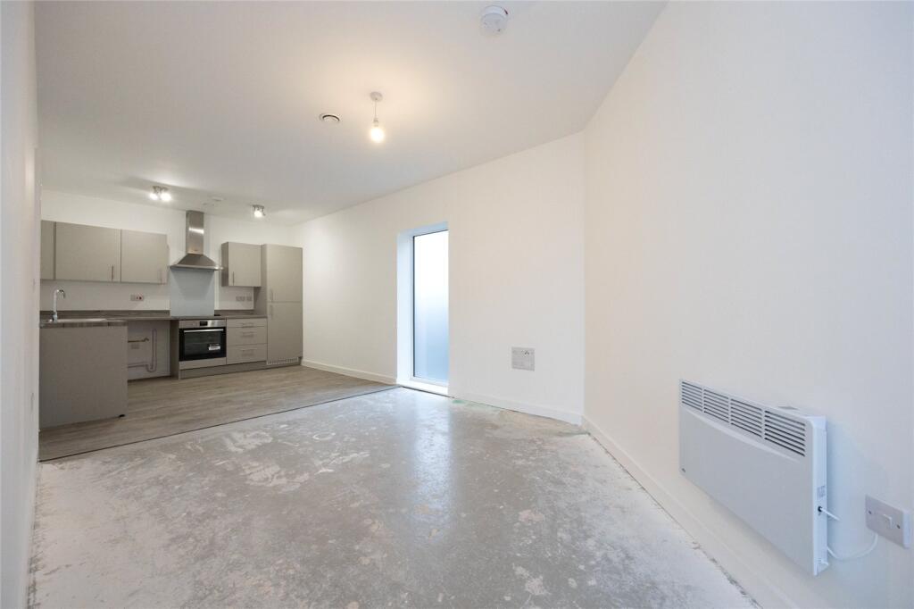 Apartment in Trafford, Brooklands - View 4