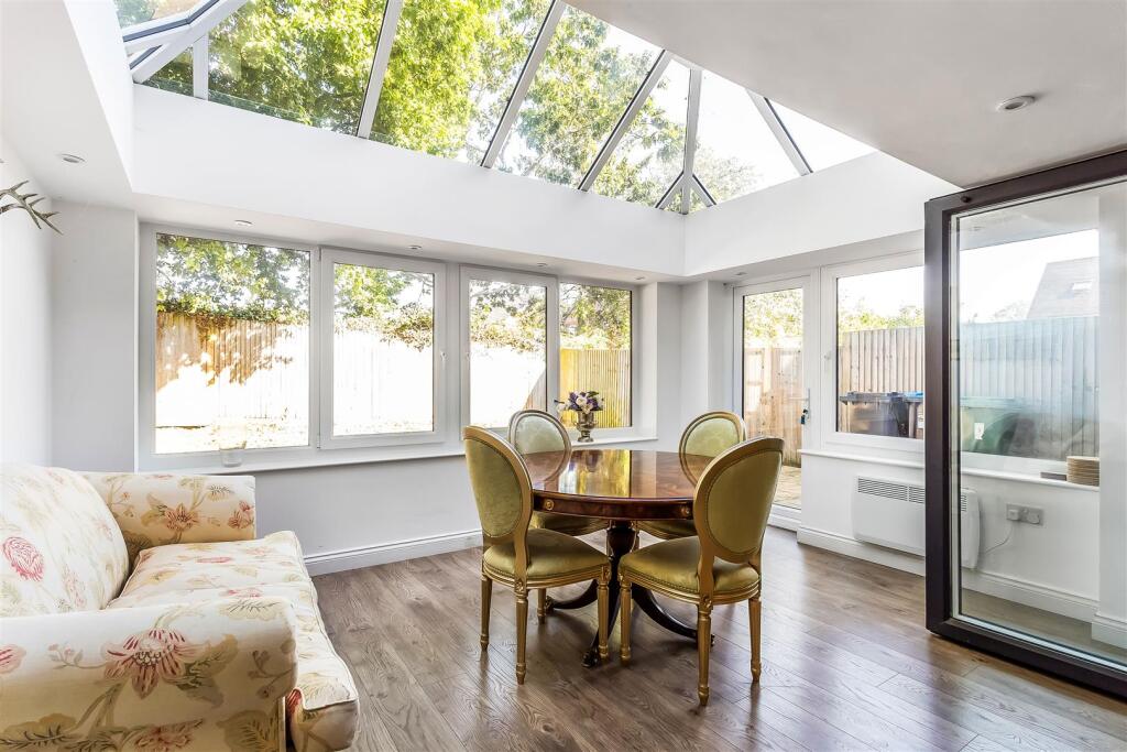 House in Redhill - View 3