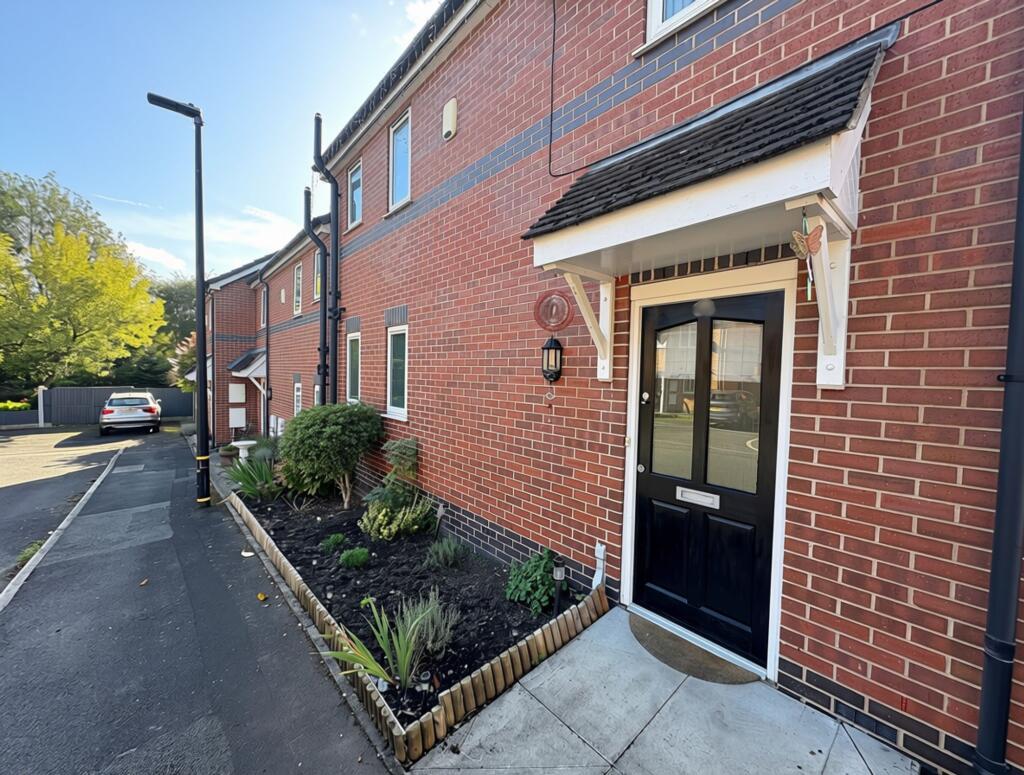 Peter Wood Gardens, Stretford, M32 photo 2