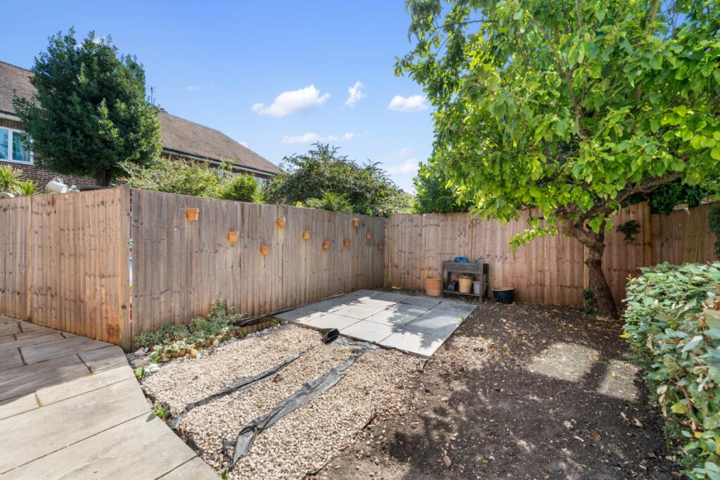 Apartment in London, Merton Park - View 4