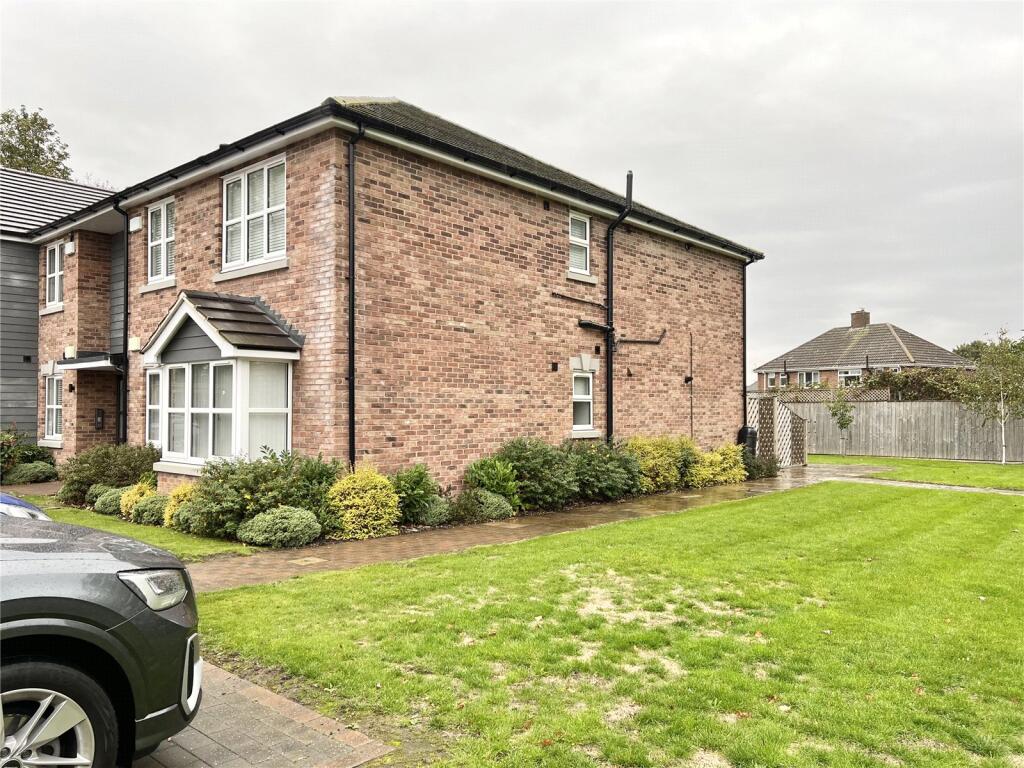 55S, Royal Gardens, Grimsby, DN33 photo 3