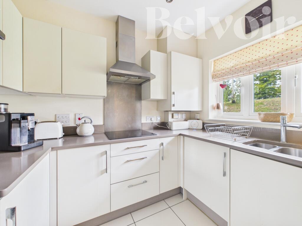 Somerville Gardens, Basingstoke, RG24 photo 4