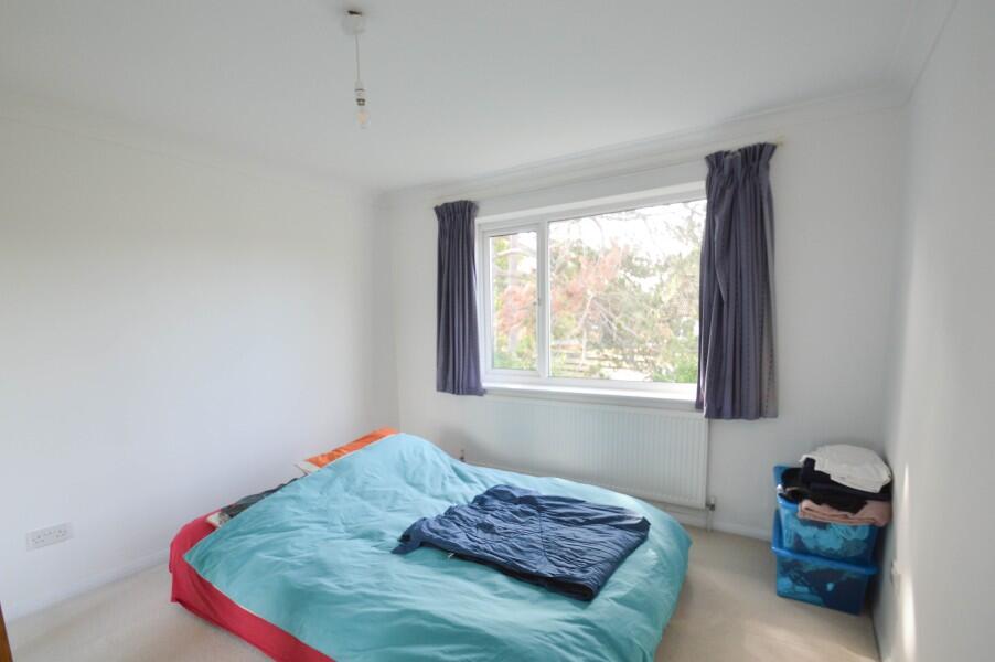 Apartment in Slough - More