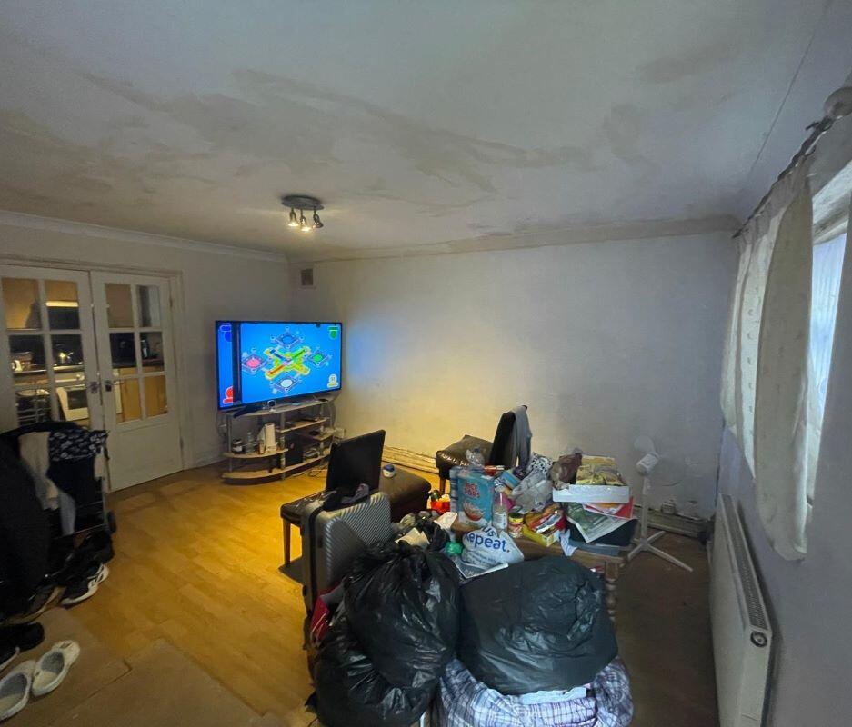 House in London, Little Ilford - View 2