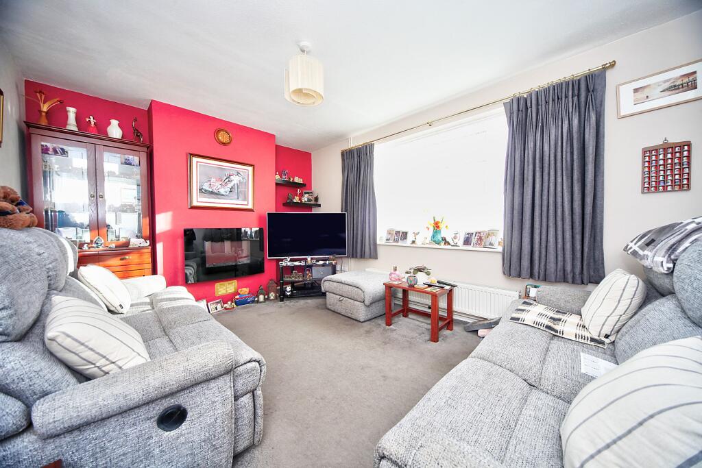 House in Luton - View 3