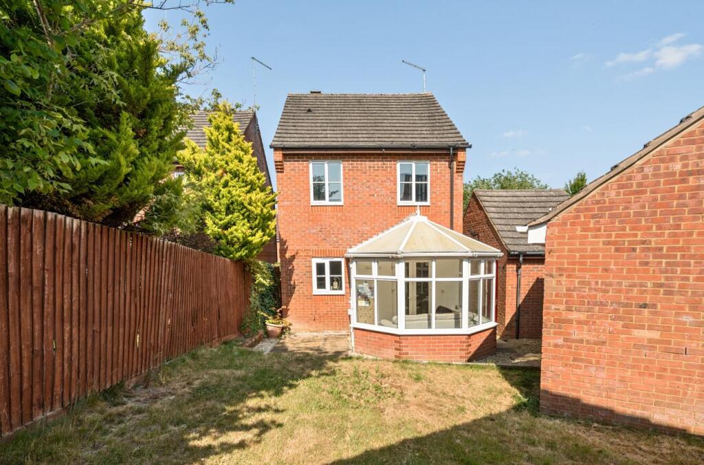 Edgehill Drive, Lang Farm, Daventry, NN11 photo 2