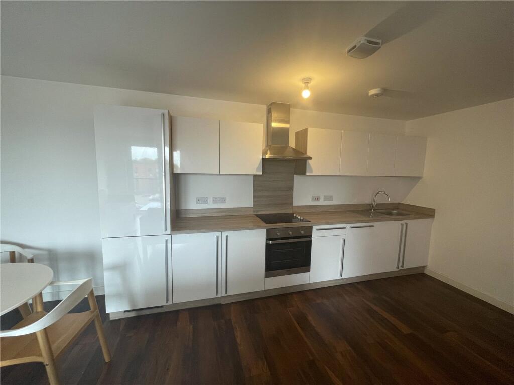 Apartment in Salford, Greater Manchester - View 4