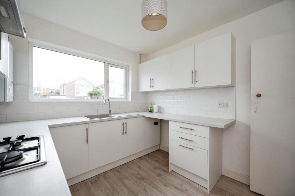 House in Havant, Hampshire - View 2