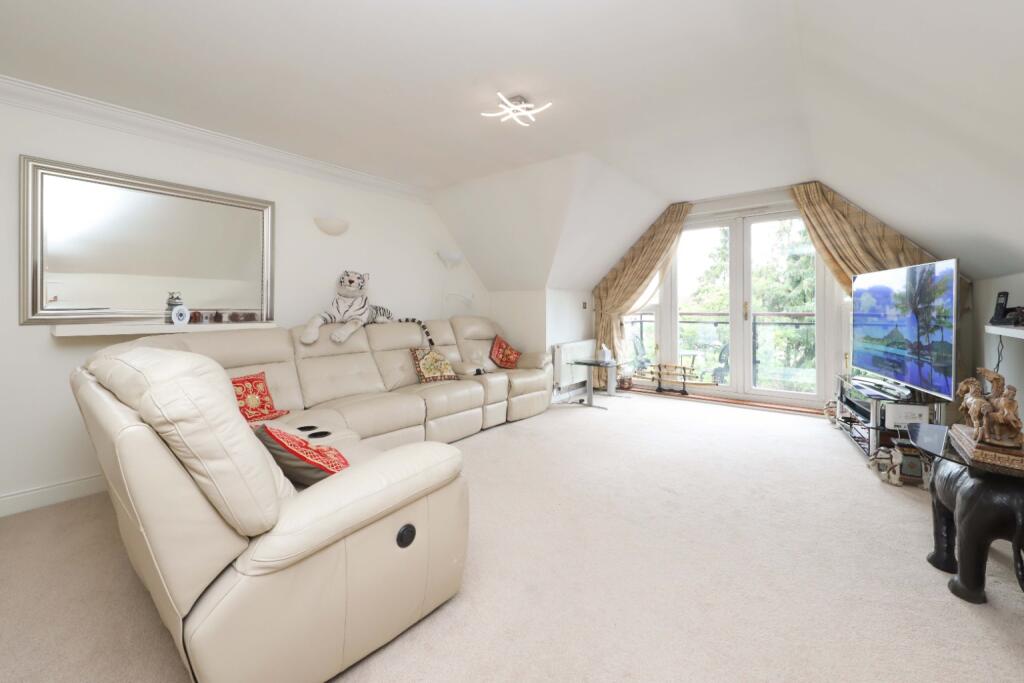 Apartment in Harrow - View 3
