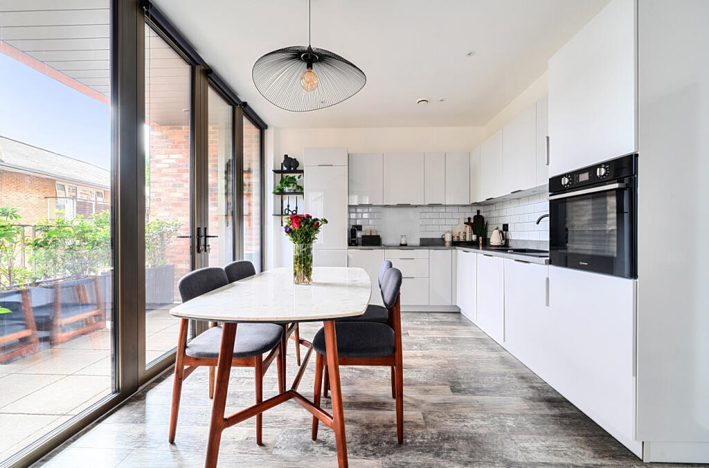Apartment in London - View 4