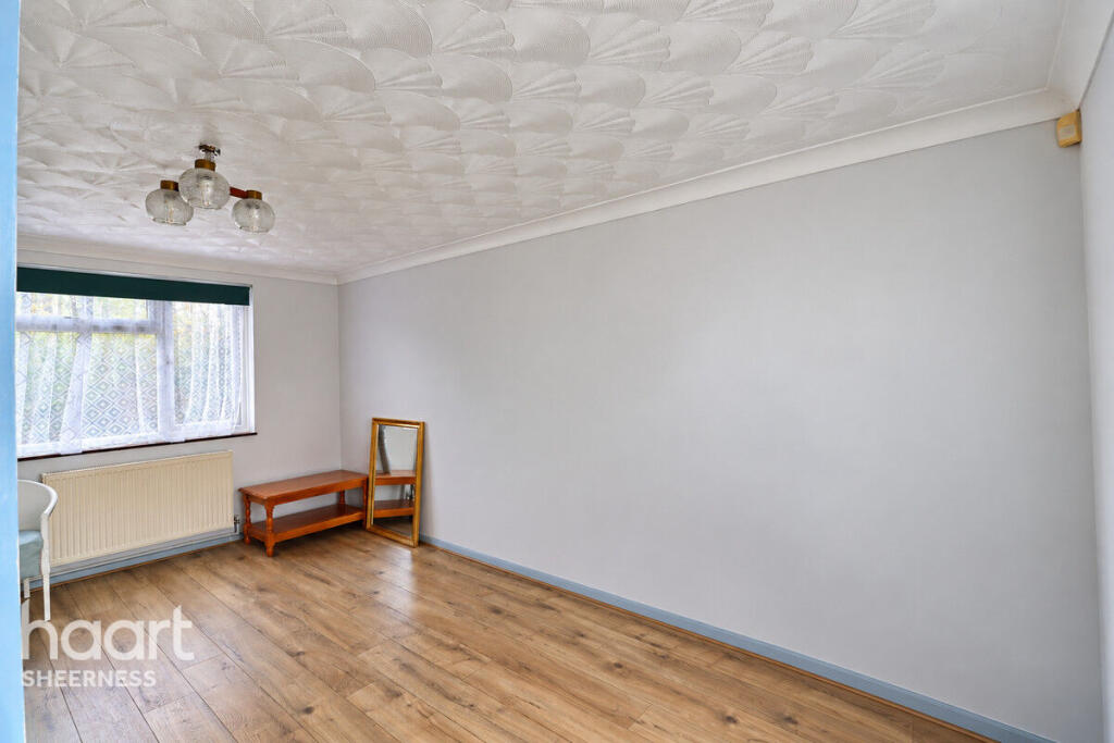 Marshall Crescent, Queenborough photo 3