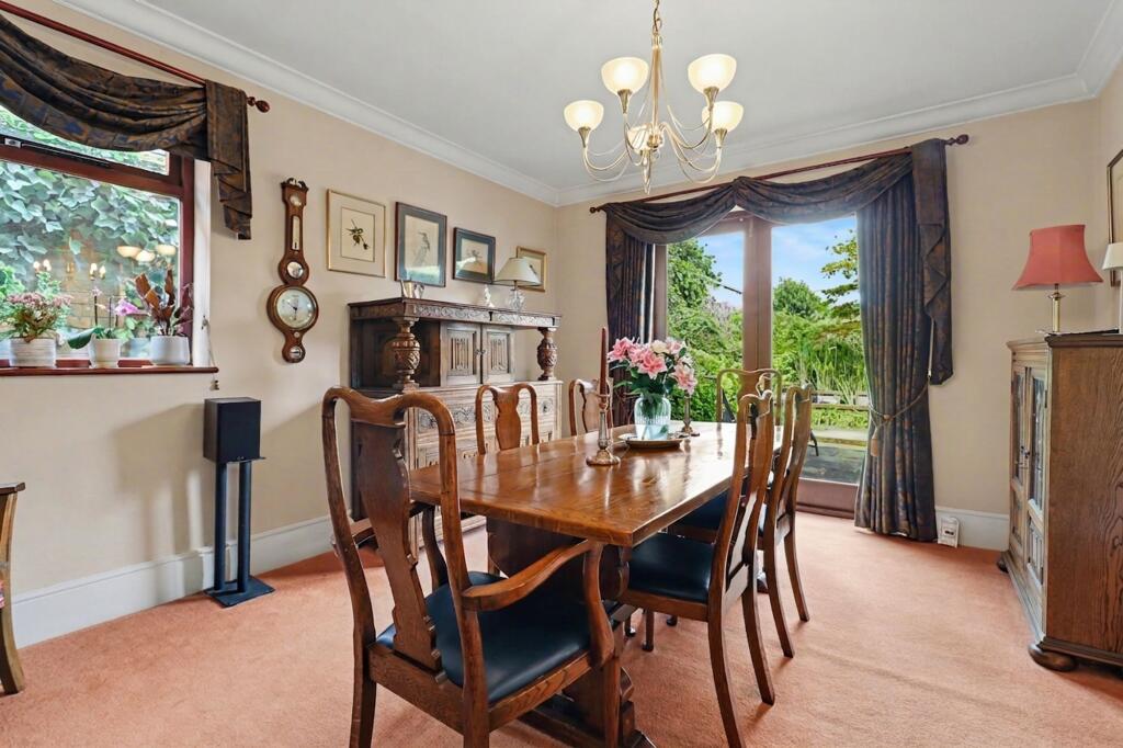 House in Kingston upon Thames - More