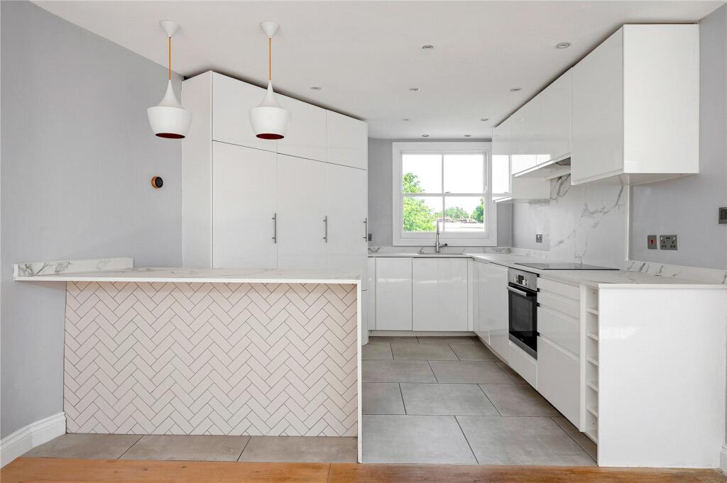 Apartment in London - View 5