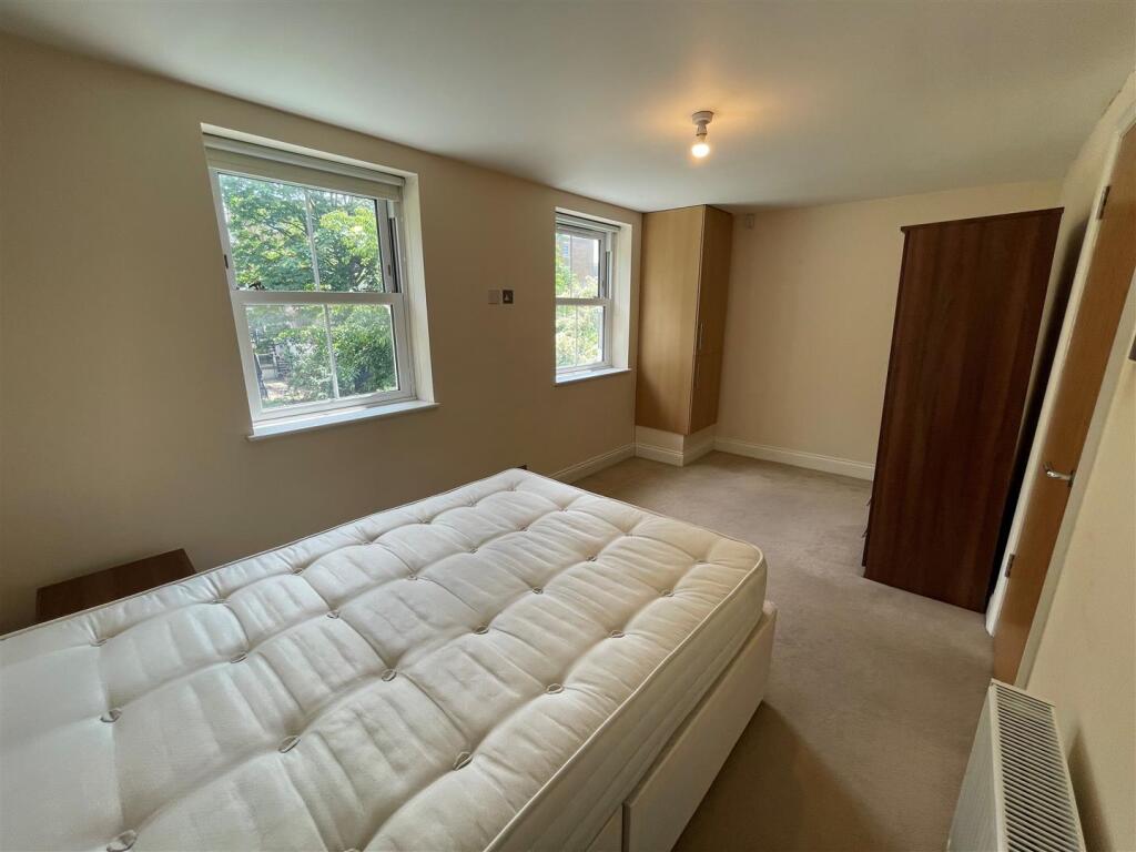 Apartment in London - View 5