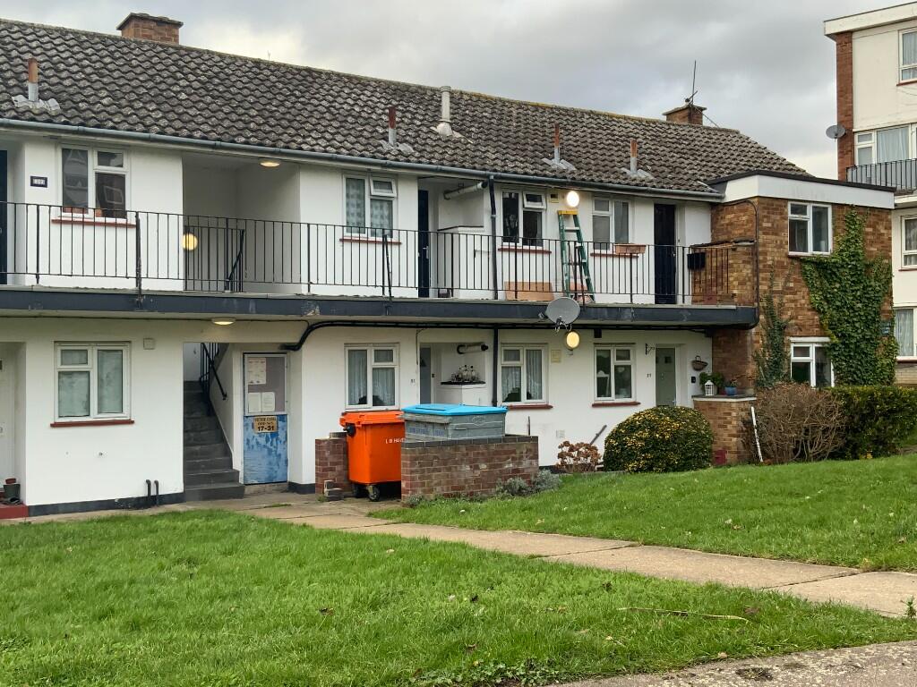 Main image of property: Victor Close, Hornchurch, London, RM12