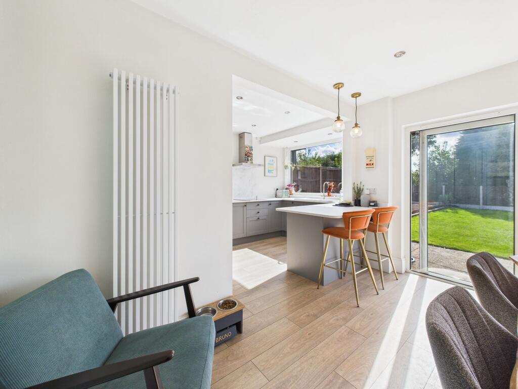 House in Gedling, Nottinghamshire - View 4