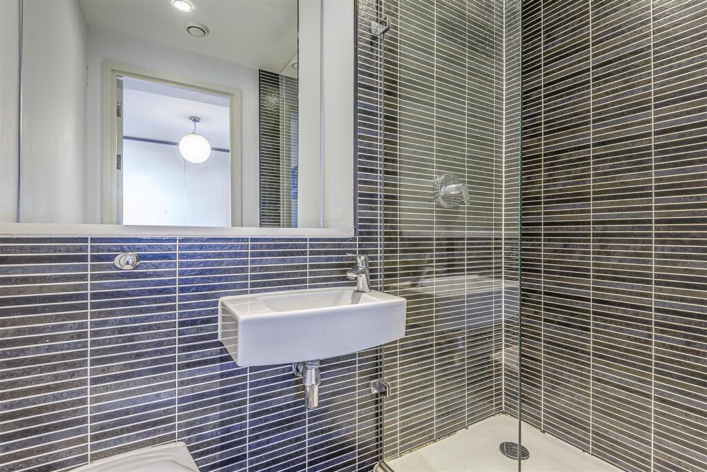 Apartment in Leeds, Beeston Hill, Holbeck - More