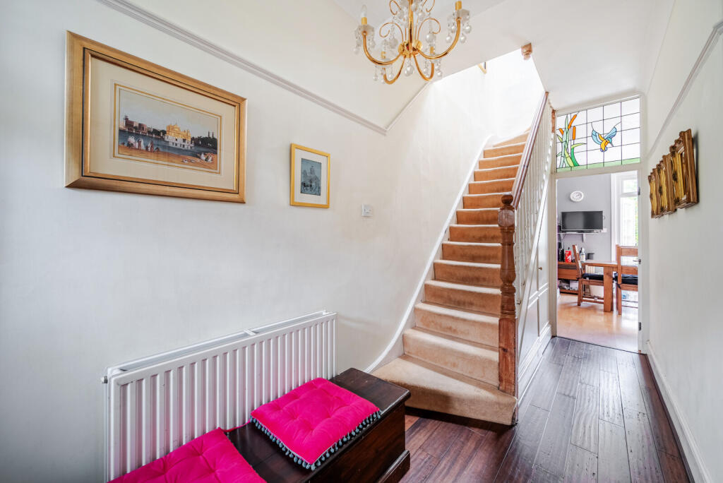 House in Elmbridge, Weybridge - View 5